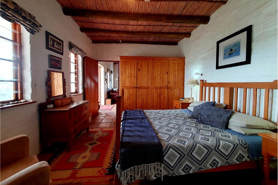 4 Bedroom Property for Sale in Boggomsbaai Western Cape